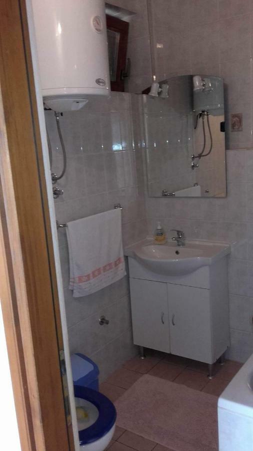 Apartman Larus Apartment Starigrad Paklenica Exterior photo